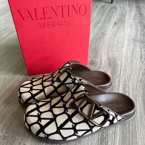 Valentino Mules